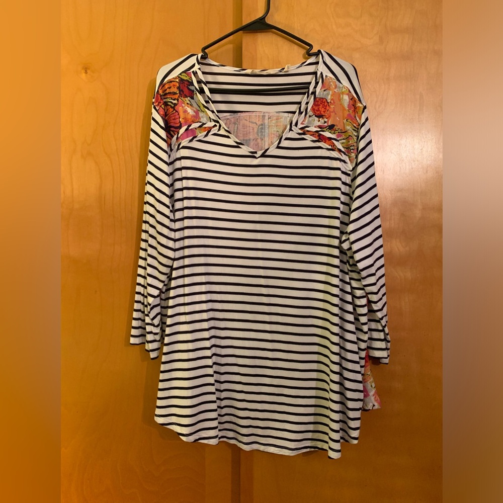 Black white stripe tunic